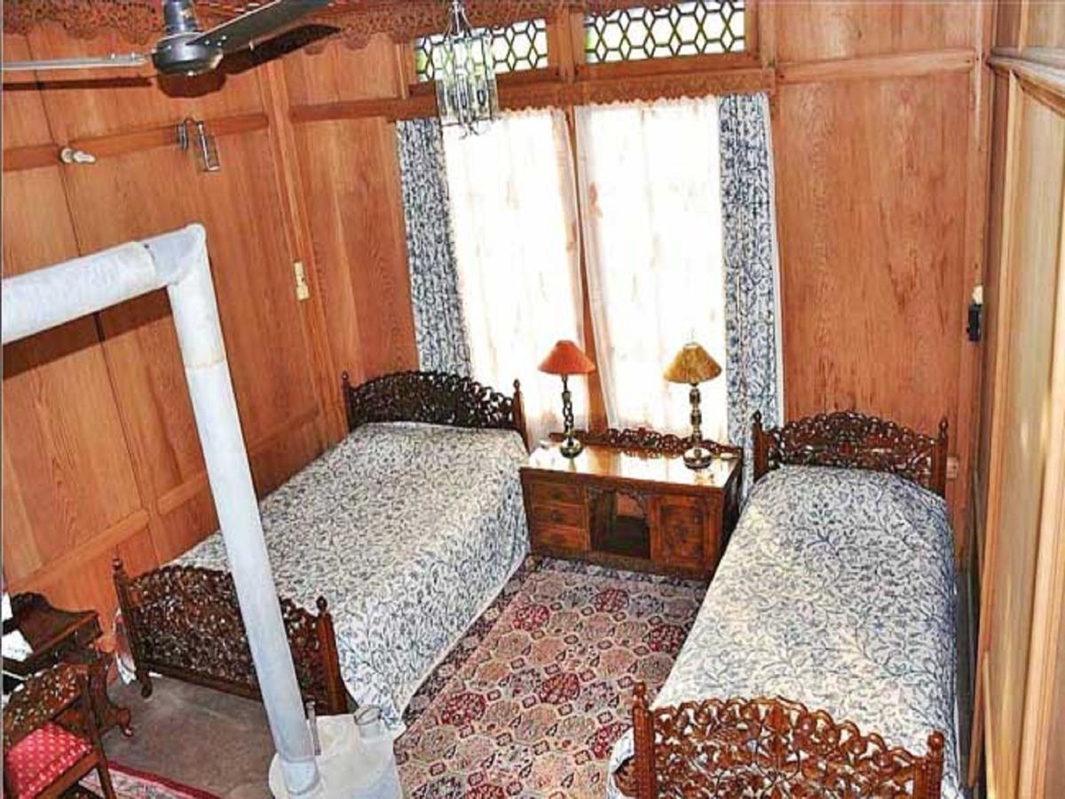 ホテルNew Jersey Houseboats Nagin Bagh エクステリア 写真