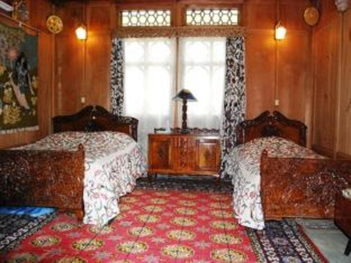 ホテルNew Jersey Houseboats Nagin Bagh 部屋 写真